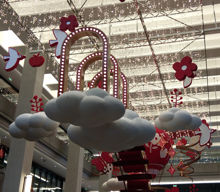 新光天地泡沫雕塑美陳造型案例欣賞